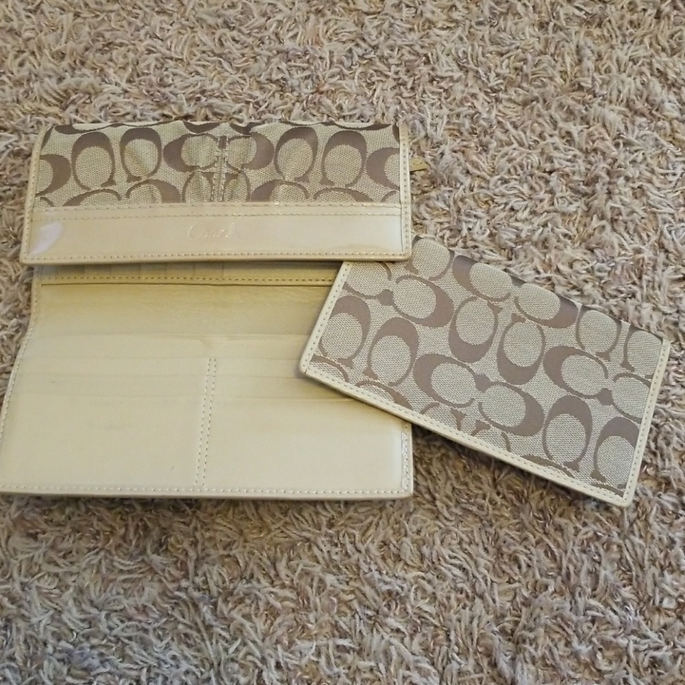 Coach wallet checkbook khaki